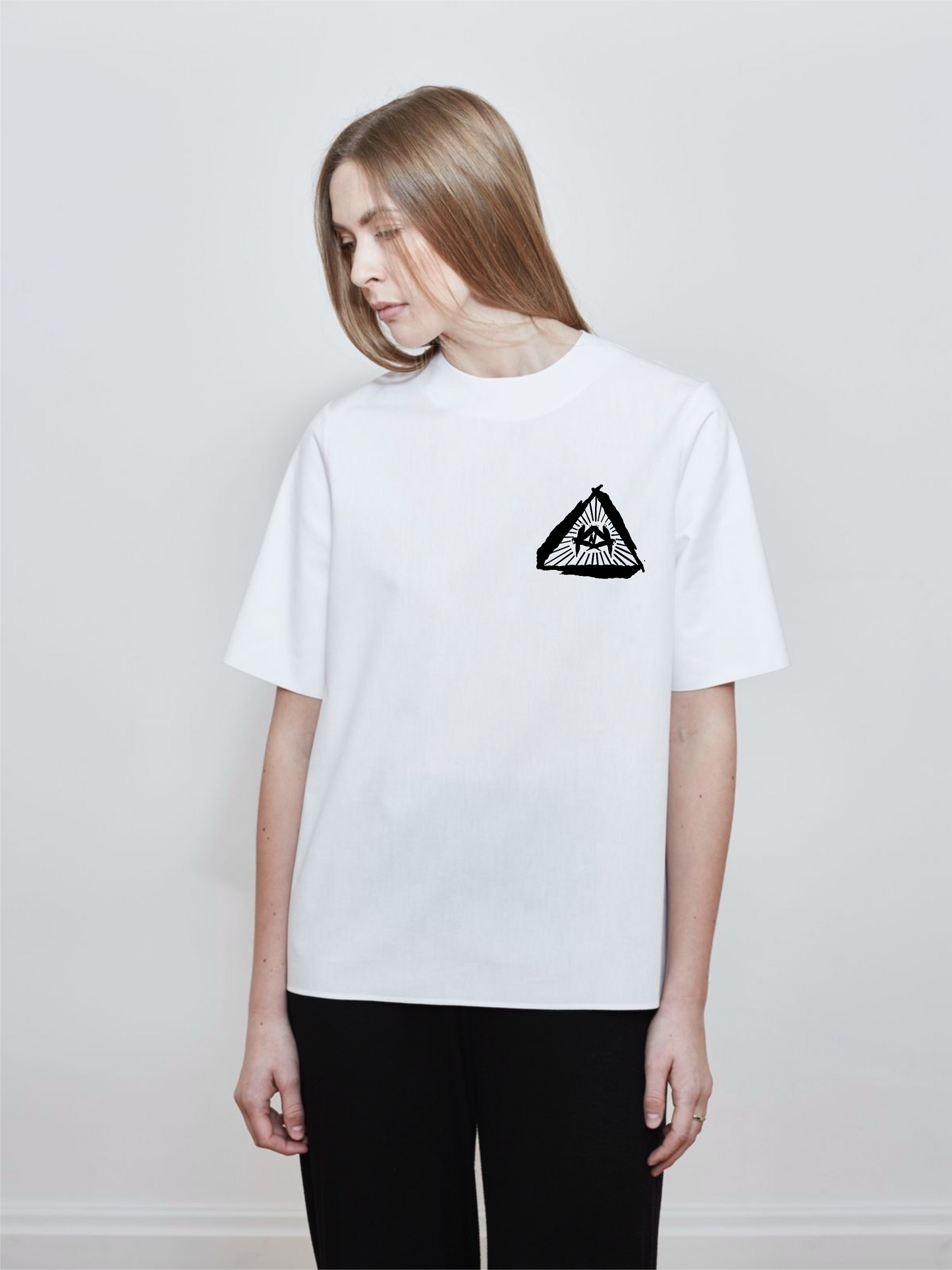 Women's Broken Graphic Printed T-shirt Minimal